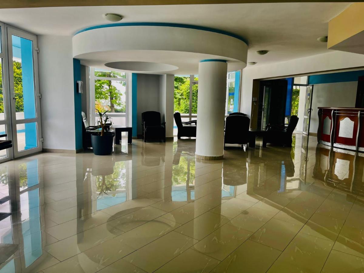 Topaz Hotel 2*
